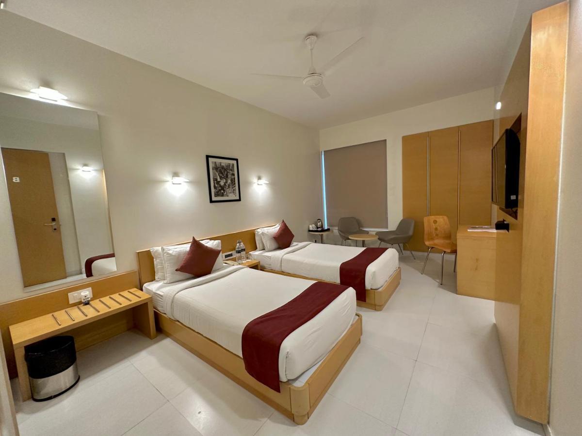 Quality Inn Patria Suites, Rajkot Luaran gambar