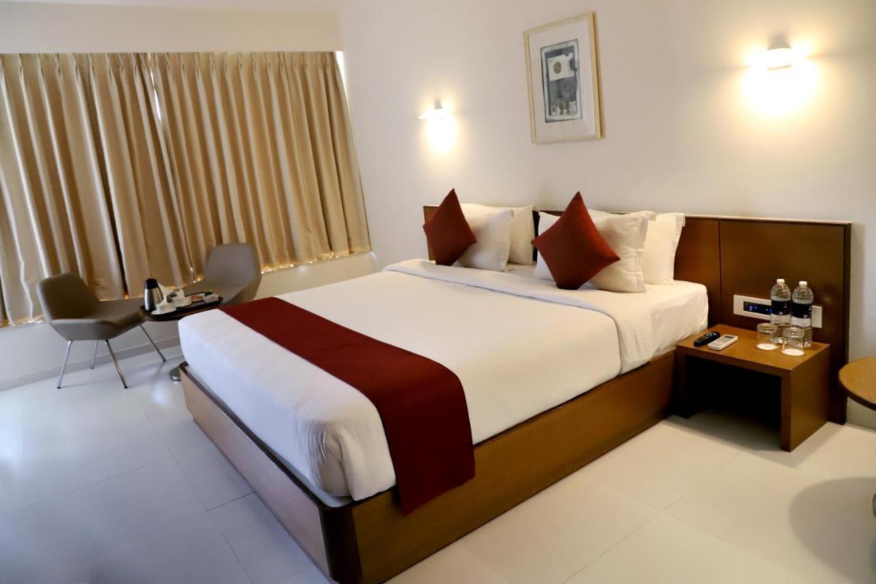 Quality Inn Patria Suites, Rajkot Luaran gambar
