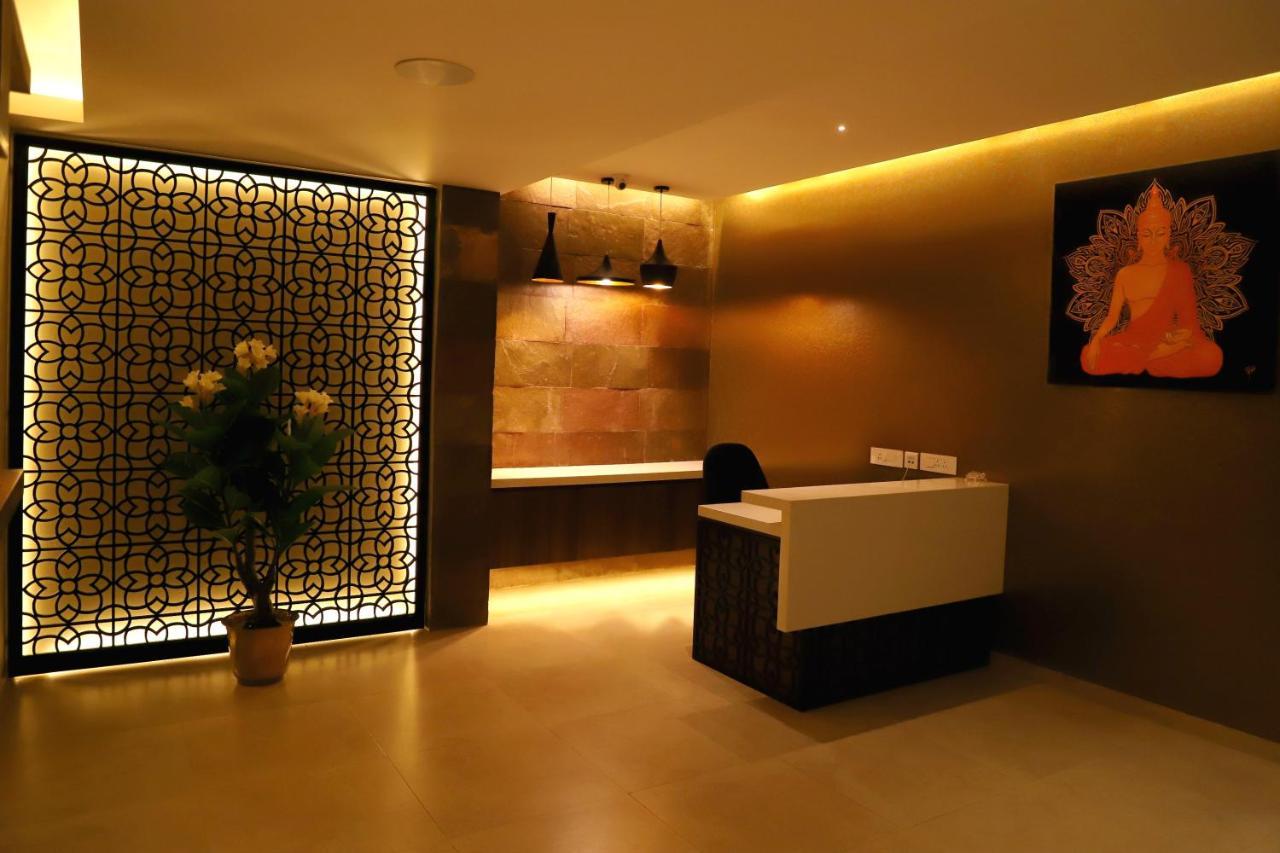 Quality Inn Patria Suites, Rajkot Luaran gambar